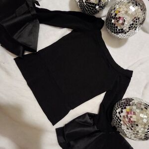 Black Top With Trumpet Bow Sleeves / San Joy Top